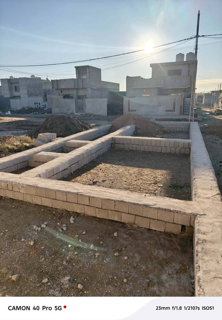 كاع للبيع بها تكعيب مقاطع قلان تبه المساحه 100 م معامله تمليك باسمي سند زراعي  ابيض خدمات متوفره ماء و كهرب وتبليط التفاصيل رقم الموبايل *********** السعر 18
