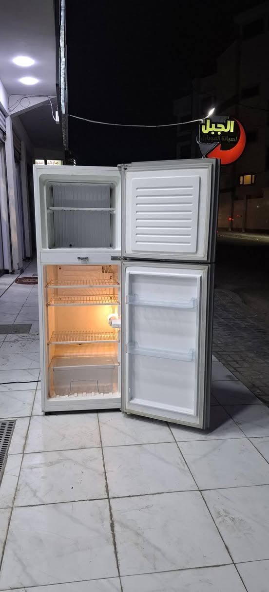 مرحبآ ثلاجة ماركة دريمس عشرة قدم حجم وسط نظام تجميد  الوجه كزاز بلازمة شغالة وظمان بشغلهة نظافتهة [💯 ] للبيع سعرهة 190
تواصل ***********
