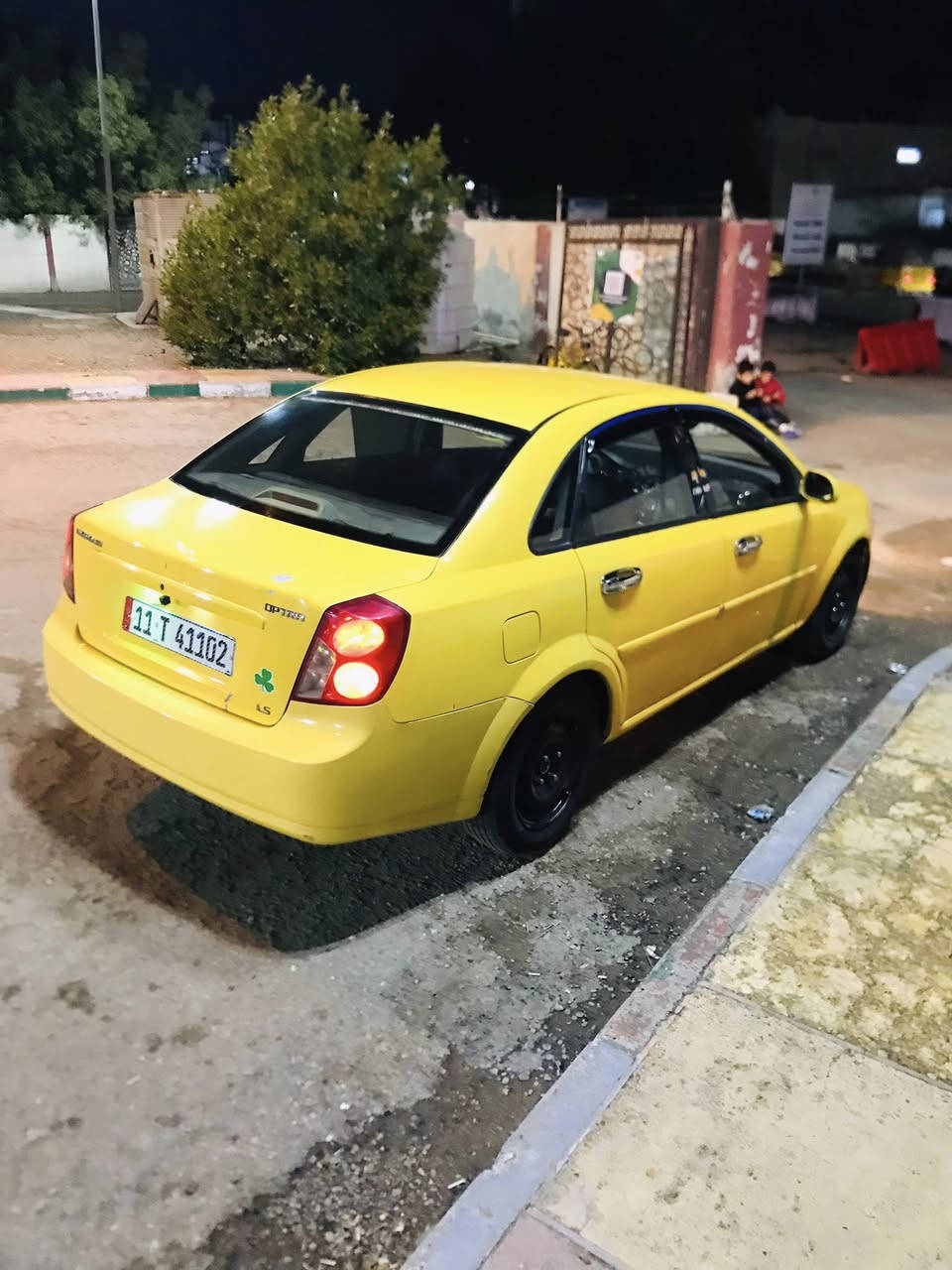 سلام عليكم للبيع اوبتره 2006مكفوله من الكص والعيب الشرعي ضرر فقط جاملغ وبنيد بدون دواخل مصفره هيئه وغرامات رقم بغداد كير اوتماتيك تخم تاير باتري جديد دواخل جديده كير مكفول محرك بي خيط تبخير لايت زنون الله شاهد السياره احلا من الصور مكاني بغداد  السعر ٥٧ وبيهة مجال بيع مستعجل 
الاستفسار 
‭٠٧٧٦ ٦٢٧ ٨٢٨٣‬سيمكرت 
واتساب ***********
