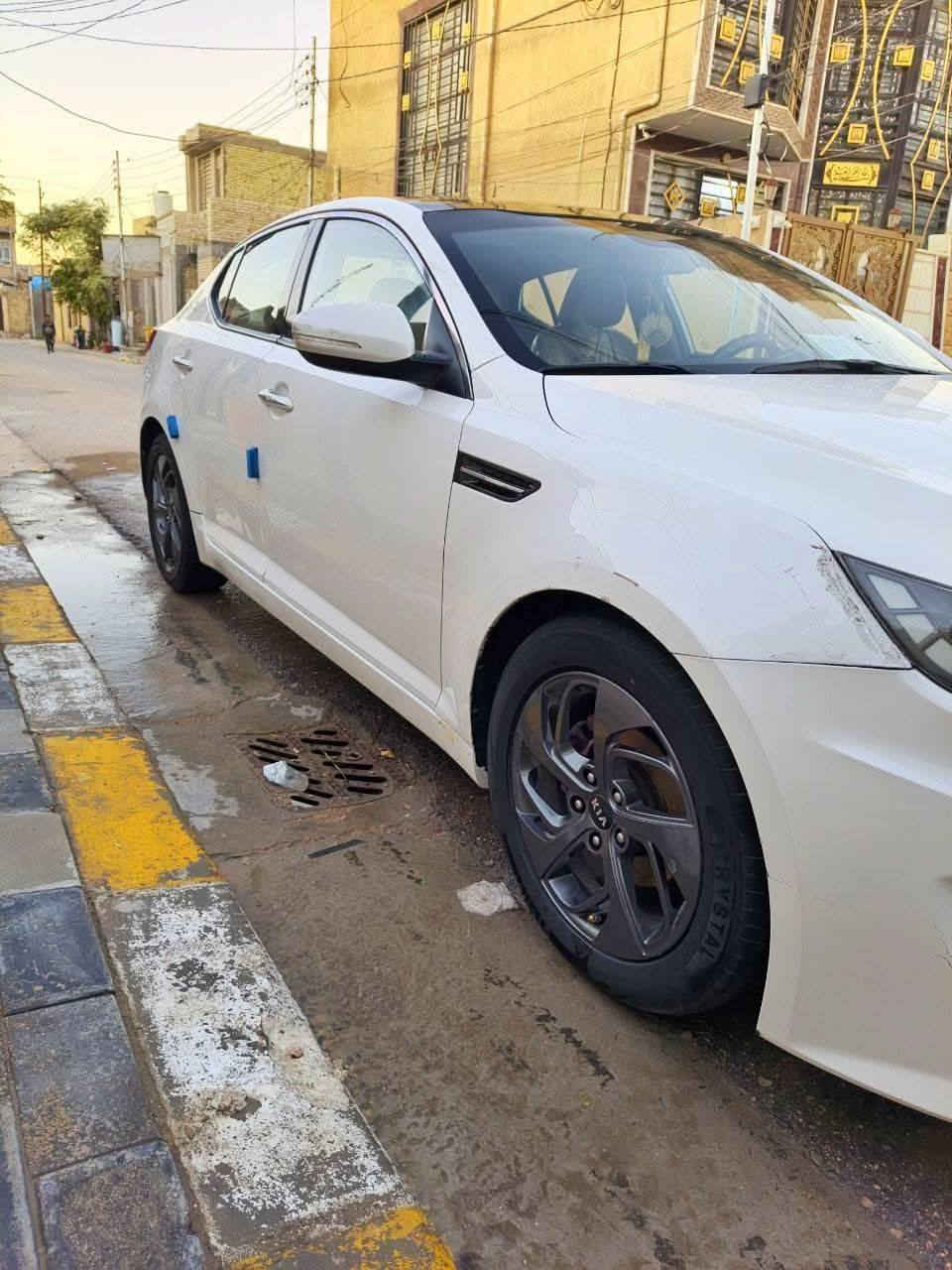 السلام عليكم
أوبتما موديل 2011 خليجي محرك 2400 المرغوب رقم كربلاء انكليزي... 
المواصفات ( مري شفط+ اشاير بالمري+ شاشة لمس+ كامرة خلفي+ بنوراما + تبريد قطعتين فووول عدا البصمة) 
مكفولة من الضربة والحادث والتبديل
 كير ومحرك وتبريد مكفولات 
بيه كم تكحيله وبارد اثر شخوط مثل ما موضح بالسونار المرفق
السيارة بأسمي مكاني بغداد 
السعر ١١٥ وبيه مجال حك الجية  
للاستفسار *********** بي واتساب
الشراي يتصل
بالعافية على الياخذه.....
