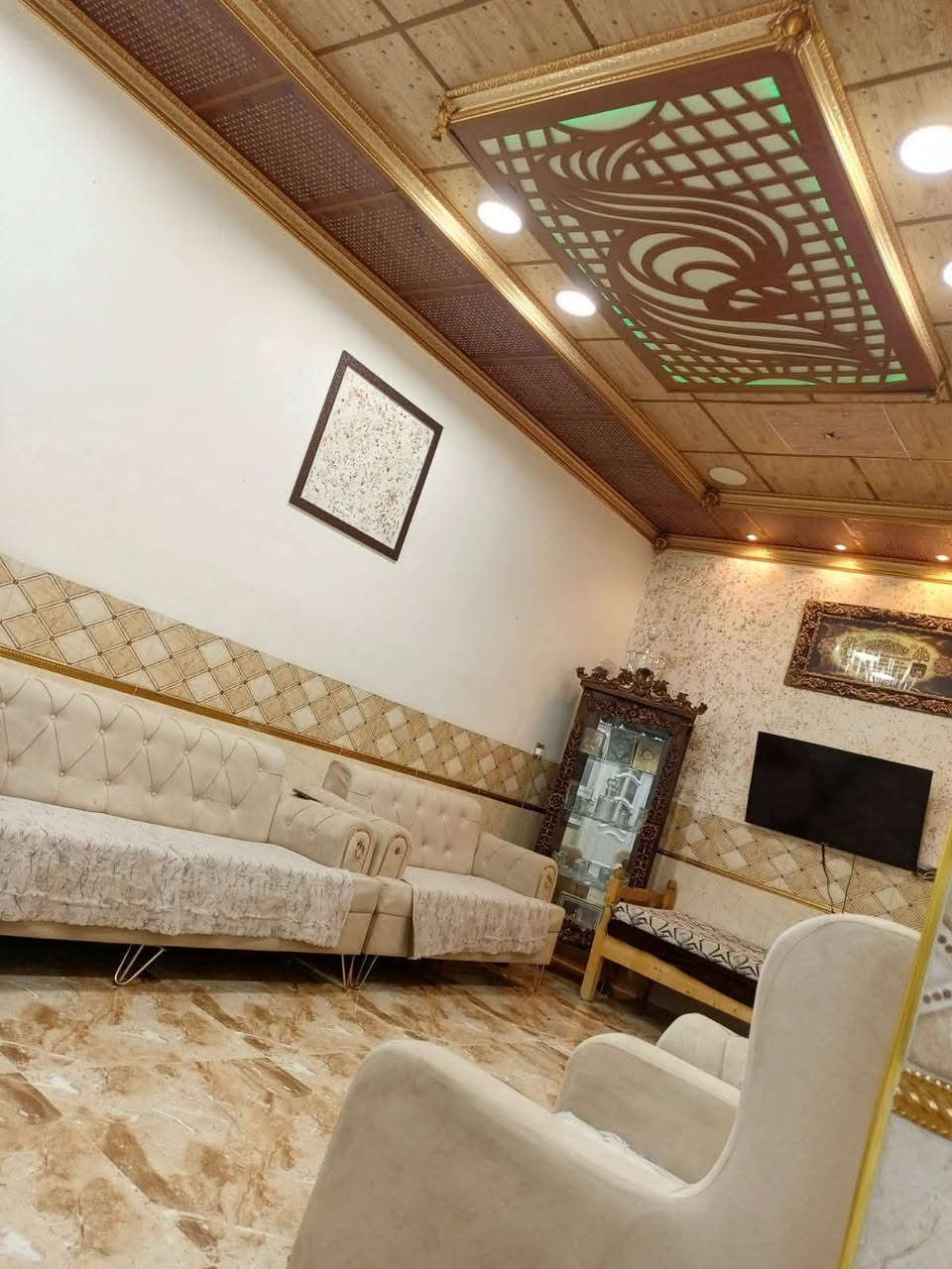 بالتقسيط 
دار محجوز لمصرف العقاري طابو صرف 
مساحته /100م واجه 5م طابقين درج خارجي 
مقدمة /43 مليون 
وباقي /83مليون يدفع على شكل اقساط شهرية /438الف 
موقع /كركوك-حي العسكري -مقاطعة 77
للاستفسار/***********
