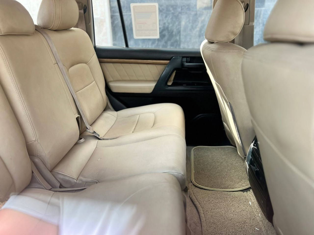 🔻السلام عليكم لاندكروز للبيع.... موديل 2010 محدثة موديل 2021 داخل وخارج  رقم بغداد دولي جديد 

🔻((المحرك 6سلندر ))

🔻السيارة بيهه جاملغ الايمن الخلفي فقط  والباقي مكفول كفالة عامة من لغود شواصي محرك كير مكفولة من الجفية 

💣غرفة وبطاين أبواب جدد مال 2021 السيارة احلى من الصور والجكسارة معروفة ما يحتاج اذكر تفاصيلهه تعال وشوف

⛔السعر 285💣 وبيهه مجال 
💢الرقم *********** موجود
