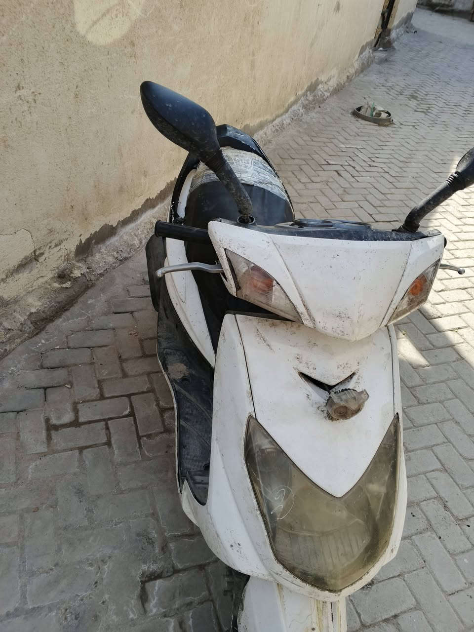 دراجه سكنس فحل كابريتر كوم حديد دراجه كهربائيات كلها شغاله تشتغل سلف قفل ستيرن قفل جوزه دبل شاره شاره يمنه +يسره
اكرر كوم حديد تجي تحمل وتااخذ صار بيها صوت بداخل الكلجات
السعر 300 متواجد فيس ***********واتساب
