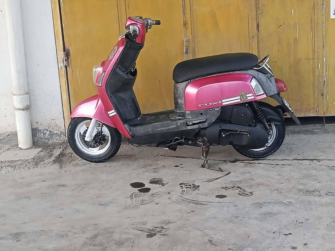 سلام عليكم دراجه بوليس كامله نضيفه
نقصه بس باتري
دراجه كامله من كلشي
سعر 525 أو بيه مجال
تواصل ***********
