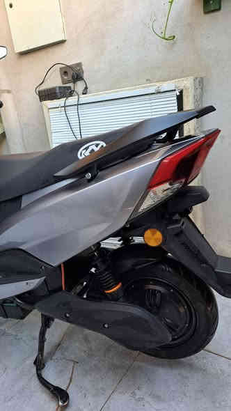 ماطور شحن 6 باتريات +شاحنتة الاصلية-سعره 700
***********
