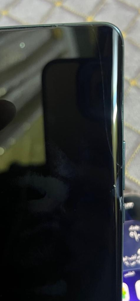 السلام عليكم 
هونر x9b للبيع الجهاز مكفول فقط الكسر بطرف الشاشه الي موضح  داخل المنشور جهاز مكفول من كلشي وعلى الضمان 
السعر المطلوب 250 وبي مجال 
الملحقات كامله *********** عمارة, ميسان
