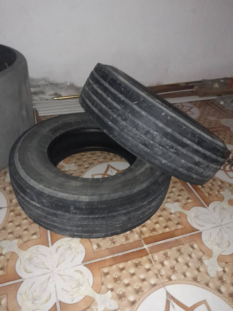 ••• سلام عليكم •••
زوج تايرات جيتي حجم 315/80R22.5 

النظافه 75\100

السعر ورقتين وبيهن مجال 

انتصال على الرقم 

***********

او مراسله الصفحه واحنه بل الخدمه 

المكان واسط
