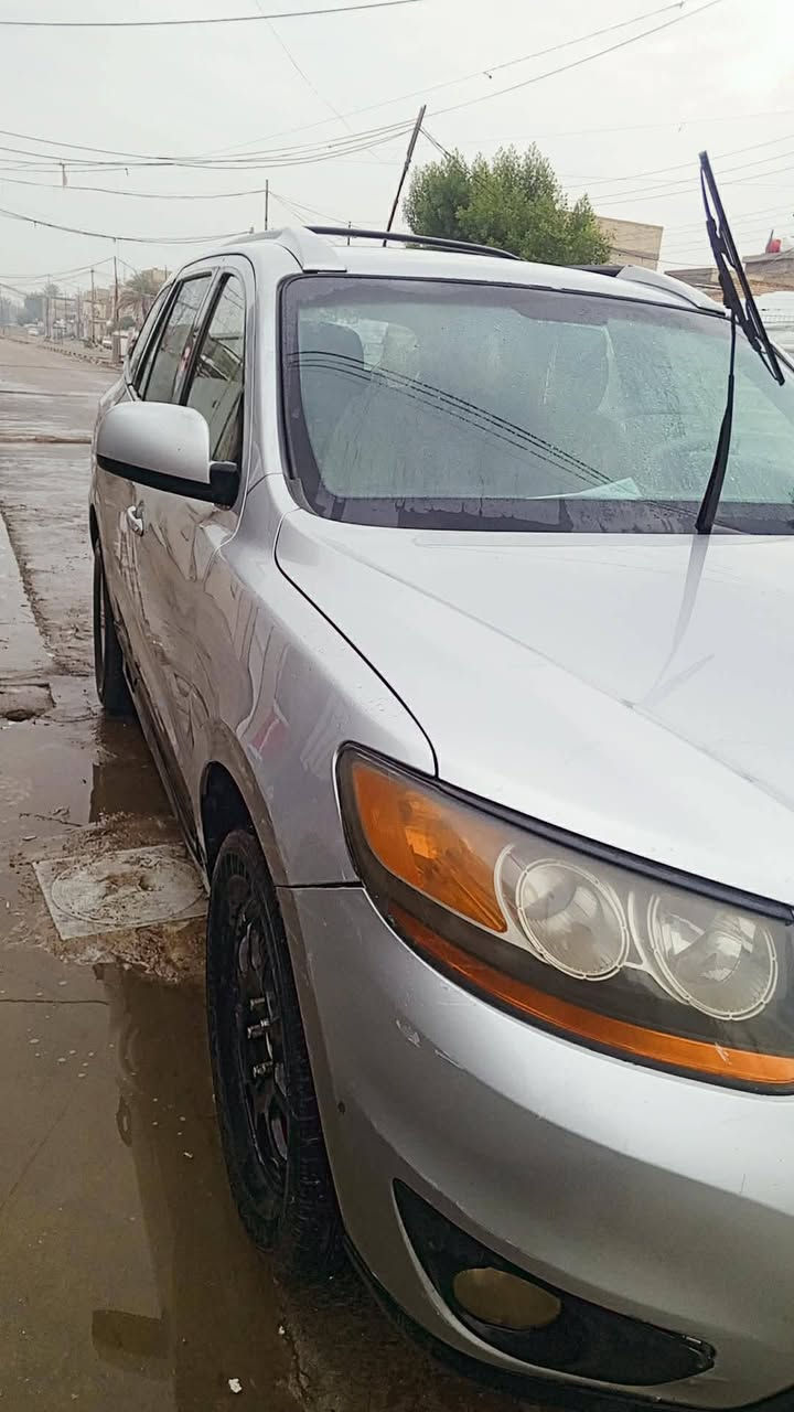 السلام عليكم سنتافي موديل ٧ حادثها جاملغ امامي سياره أمريكي ٥ راكب  سعرها ١١٠ وبلخدمه.. ***********    ما متواجد  ع النت اتصال ع الرقم  مكانها بغداد حسينية الراشديه..
