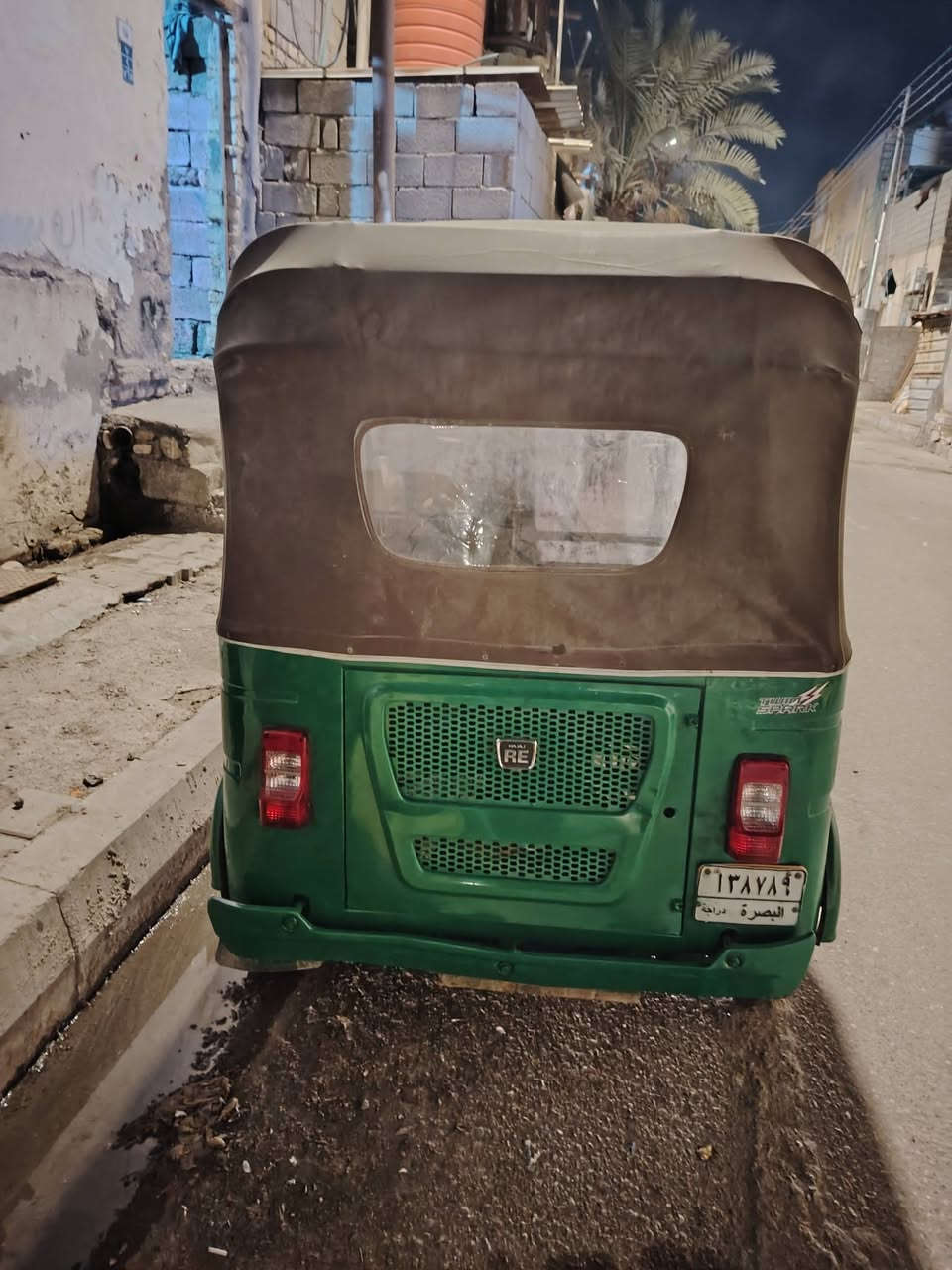 سلام عليكم تكتك لبيع موديل 22 رقم بصره ملكوطه خياسات وبيها رشات صبغ مكاني بصره 5ميل *********** السعر 6500
