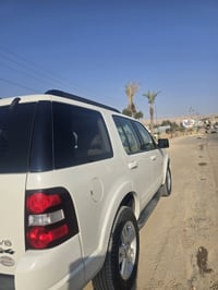 موديل فورد إكسبلورر 2010 هو فورد إكسبلورر مقاس 3 إنش.  الجو بارد بعمق ...