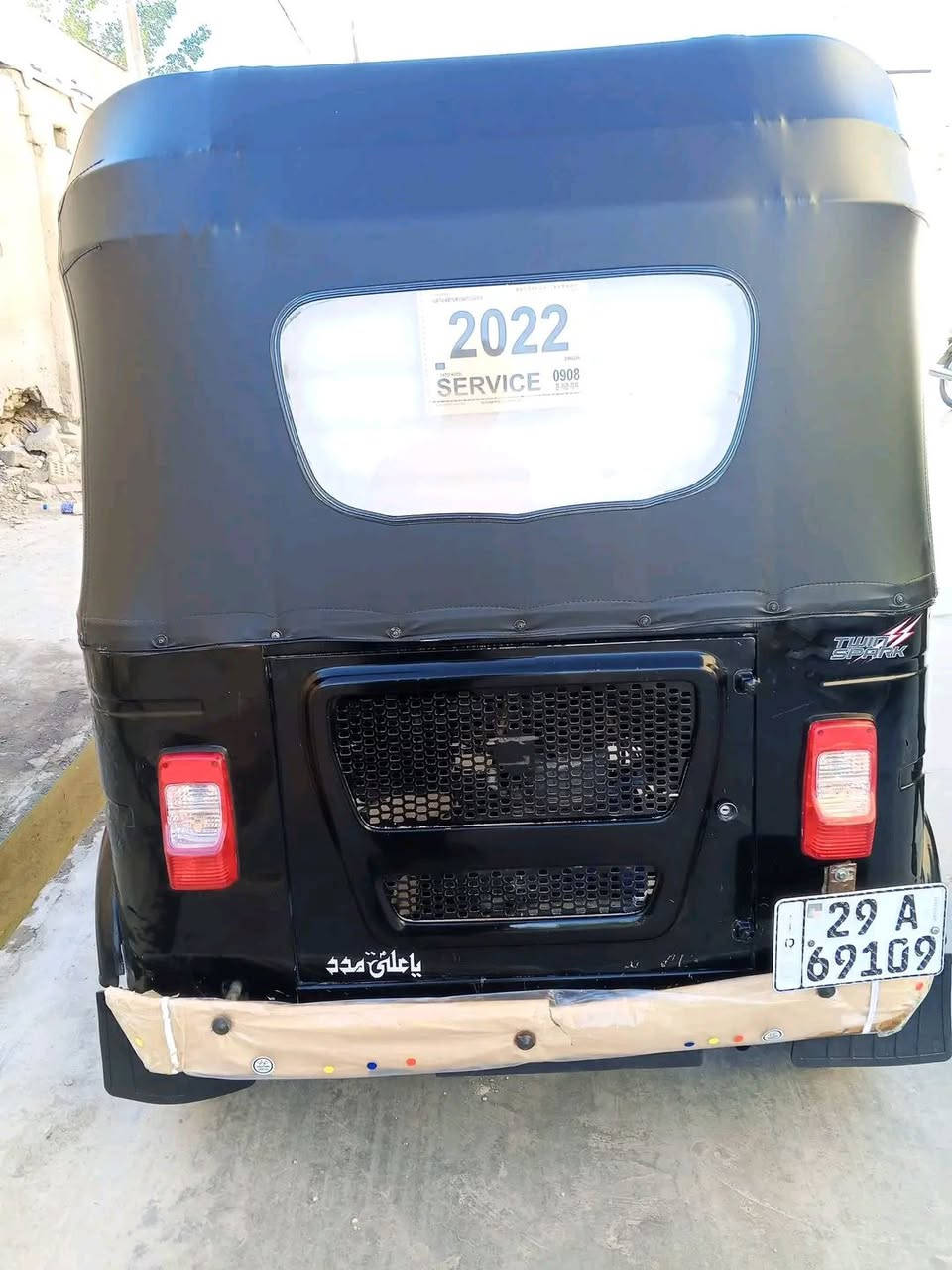 السلام عليكم تكتك موديل 2022 رقم وسنوية واسط داخله هز جديده تحويل ثاني يوم تكتك مكفولة من الصبغ والمعجون بيها بس بارد يم البك لايت محرك لا تنقيص ولا تبخير بيع مستعجل مكلف بلنشر اتصل علئ الرقم ***********
