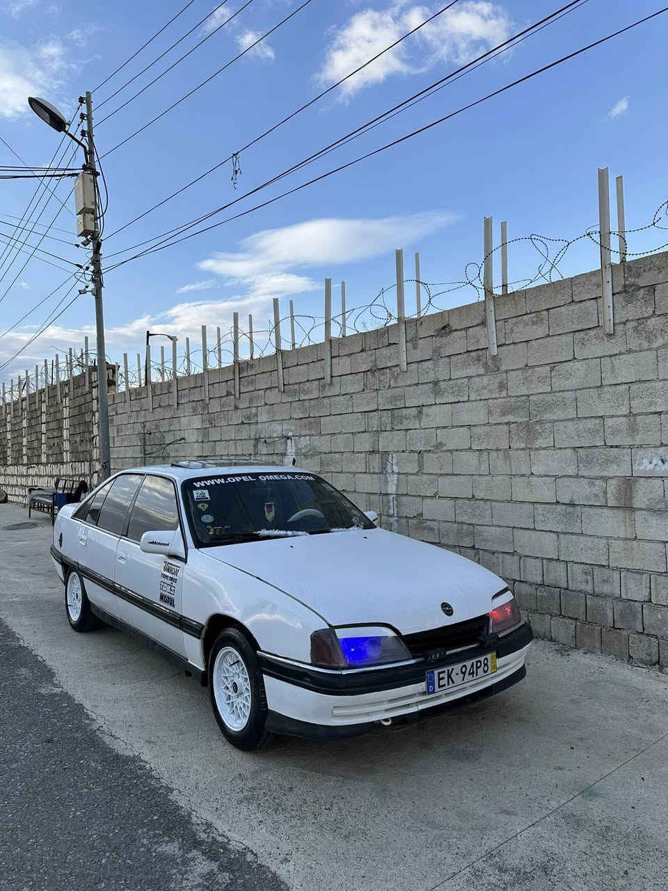 سەرەتا به ناوى خواى گەورە
ئەم شێـره ئـۆميـگـايه بۆ فـرۆشـتـن🥇🇧🇪 
عـولـوج سـاخ مـوسوو بـراوه بەشەرت مالـى مەدەنـى بەشەرتـى١٠٠ ساڵ/مـۆديـل1991🐅
گـيجەکانـى هەمووى ئيـش ئەکا داشبلى زۆر جوان ماوەتەوە
ماشاءالله له جـوانـى و له قەوەتـى✈️مەكينه 20👌
سـلايـت مەزبـوت ABS💯
گيـر و مەكيـنەو ئيفلـۆ و ئەكـسل و كارەبايەتـى هەمووى بەشەرت رۆن ليجونو جەورى و دوكەڵ و هەموى بەشەرت 
 تازه بيش و دواوەم داگرتوه تيند و تؤله مالى فەقيره
🔥هەيكەلى قوتو جوانه بەس ماشاءالله ئەوى
سەيارەکە مالى دۆسـته بۆ 250تەبع مەسرەف مەگەرێ👍
مـوشتەرى تيـل بكه يان جات بكه موشتەرى نيت سەرى منيش و خۆشت مەهيشينه رەحمەتت ليبيت هەمويم نوسيوه جوان بيخوينەوە جا تيـل بكه له خزمەتان دام
ساحريش خـوار بازار 15گەلامحامەلەيەکـى برايانەشـى تيايه
شـوين دوكـان سيـاحـى 
بـۆ زانيـارى زياتر ***********ڤايبەر و وەتس ئەبى لەسەرە 
ئەدميـن💙
