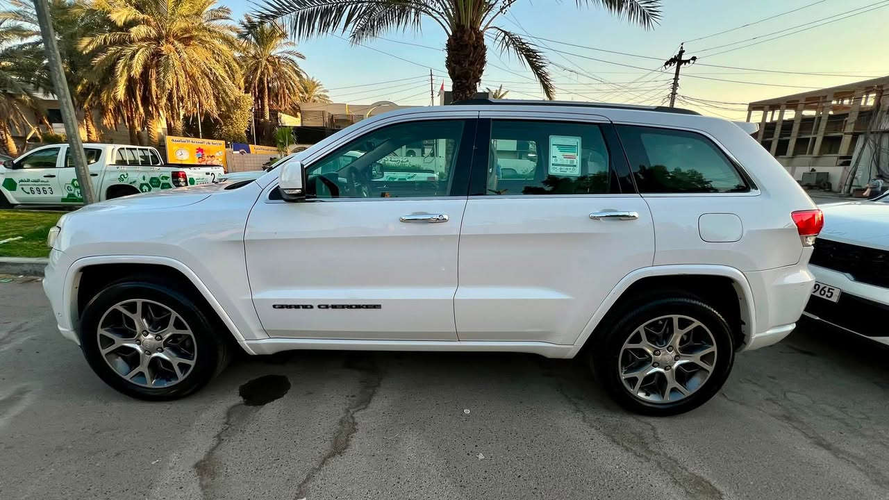 جيب ‏2019  Overland
فول  فول مواصفات 

مكفوله خليجي ما عدا شويه بارد وموجودة صور السونار 

رقم بغداد بأسمي وتحويل ثاني يوم

موديل2019

المحرك : V6.  3.6L . 

المواصفات :

* دفع رباعي 4x4 . جكات

*المرايات الجانبية شفط وقلاب وتعتيم

* تحذير النقطة عمياء ⚠ .

* ويل قياس 20 انج .

* سقف بانوراما . 

* شاشه كبيرة. 

* نظام الخرائط (GPS) .

* ستيرن كهربائي . 

* المصابيح الأمامية زنون .

* كشافات الضباب زنون .     

* تشغيل عن بعد .

* صندوق كهربائي ..

* حفظ وضعيات الجلوس (ميموري) . 

* المقاعد الأمامية كهربائية .

* المقاعد الأمامية تبريد وتدفئة .

* المقاعد الخلفية تدفئة .. 

* حساسات أمامية . 

* حساسات خلفية . 

* كاميرا خلفية .

* تدفئة ستيرن . 

* بخاخ ماء على المصابيح الامامي..

داخل بيجي

ماشيه 100 الف

مكان السيارة بغداد السيدية

رقم صاحب سيارة ***********
