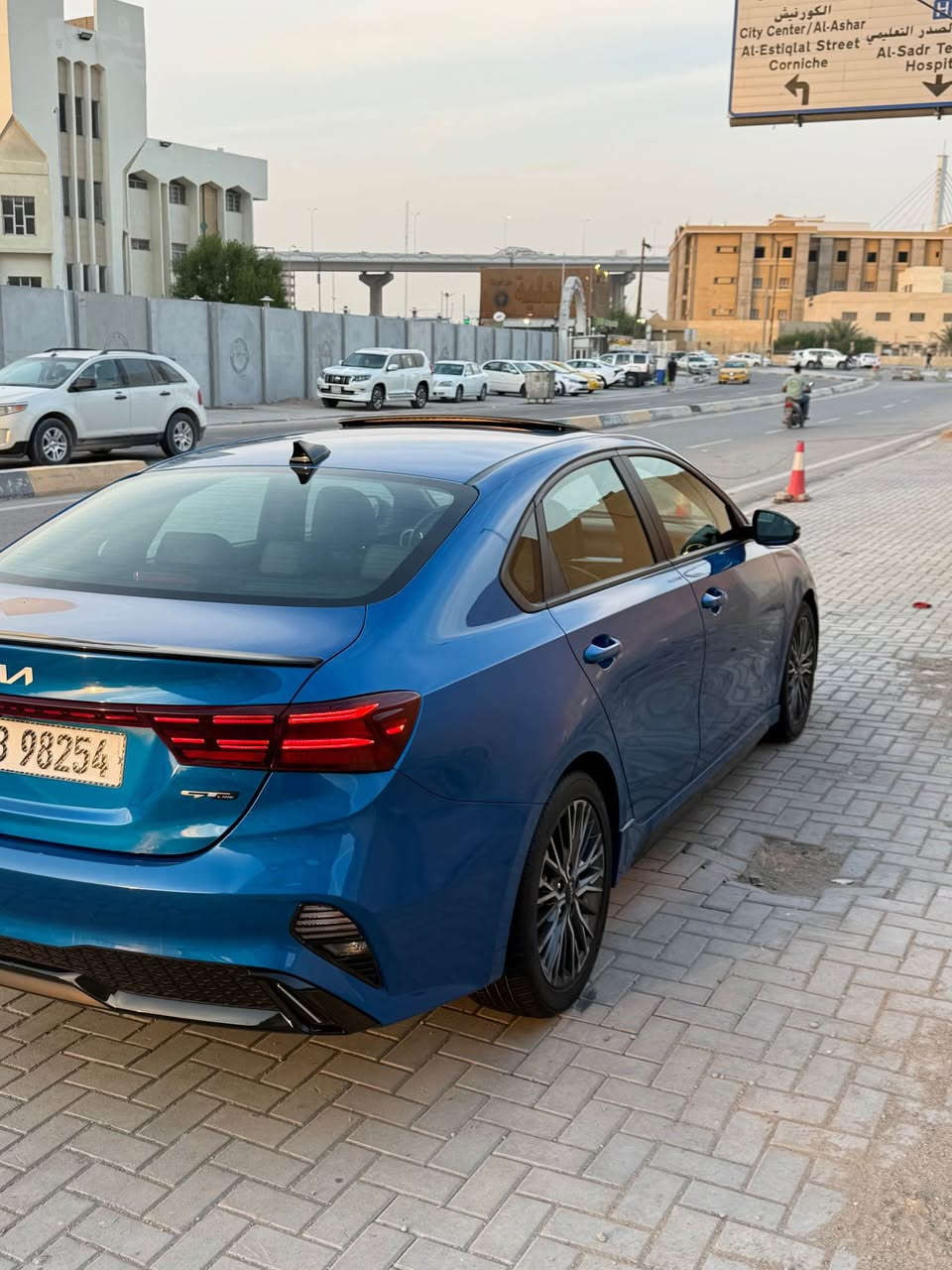 السلام عليكم كيا فورتي مديل 24 جيتي لاين فول موصفات للاخير 
السياره وارد امريكي تقرير غرق مكينه مفتوحه مسويها خليجي انسى الادوانص كهربائيات السياره كلها شغاله وكفاله السياره صار بيها طخه بل باب الخلفي موضح بصور رقم بصره معوقين 
السياره جاهزه للاخير من طخم تاير وفلاتر ومكينه وكير ودهن وتبريد وكهربائيات جاهز ربع ماتصرف عليها غير تصليح الباب السعر المطلوب 145 وبيها مجال بسيط مكاني بصره 
رقم تلفون 
*********** البصرة, العراق
