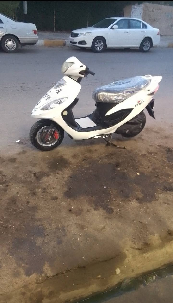 السلام عليكم دراجه كامكو البيع او مراوس بيراني 
دراجه كفاله عامه كفرات مختمه الاصليه موديل ١٣ لايت زنون 
مكان ناصريه قلعه سكر ☝️


**إذا كنت صاحب هذا الإعلان وتريد حذفه لأي سبب، رجاءا أرسل رسالة إلى الدعم الفني**