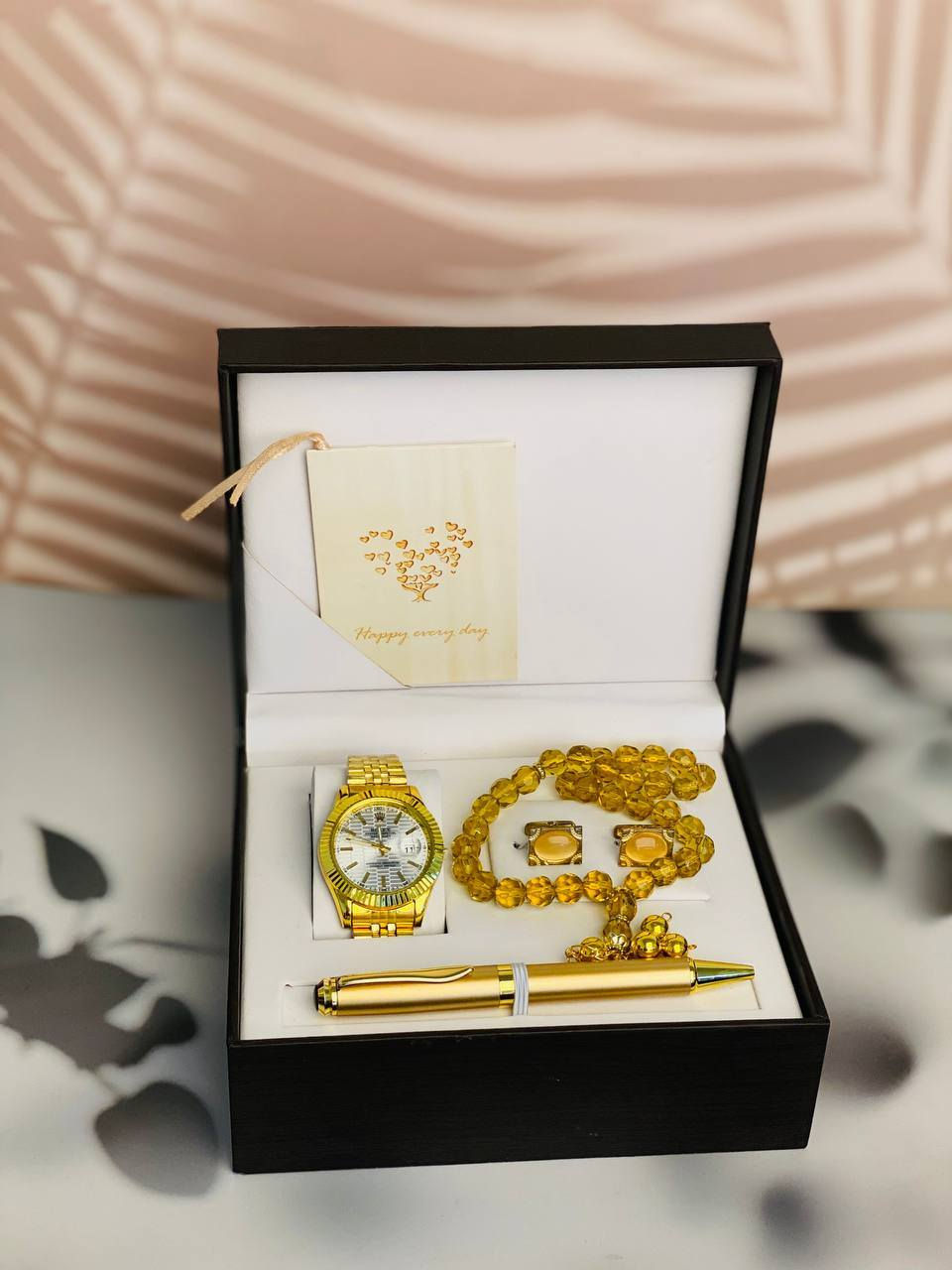 لأنها تستحق الدلال في يوم الحب.. ❤️✨
وقتك هو أثمن هداياي.. وحبك هو عطري المفضل. ❤️⌚️"
• "الأحمر يليق بك، والحب خُلق لأجلك. 🌹✨"
• "كل ثانية معك هي عيد حب جديد. ⏳❤️

أهديتك ساعة لتعلم أن كل ثانية أقضيها معك هي عمر كامل، وأهديتك عطراً ليبقى أثرك في المكان حتى في غيابك. أنت أجمل أقداري. ❤️⌚️✨

بتغليف راقي وبطاقة إهداء. 🎁❤️

السعر 29 الف


**إذا كنت صاحب هذا الإعلان وتريد حذفه لأي سبب، رجاءا أرسل رسالة إلى الدعم الفني**