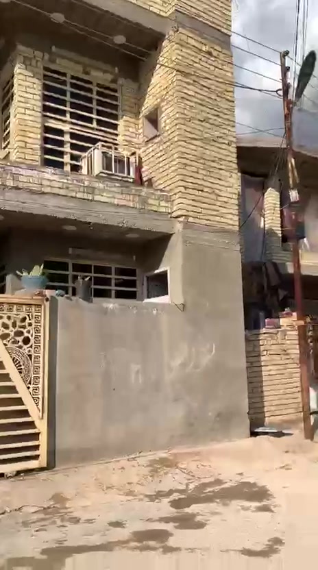 دار للبيع او مراوس حسب القناعه مساحه ١٢٠ متر زراعي سند ٢٥ طابقين كامل الخدمات ماء مجاري تبليط كهرباء عنوانه زعفرانيه للستفسار ***********
