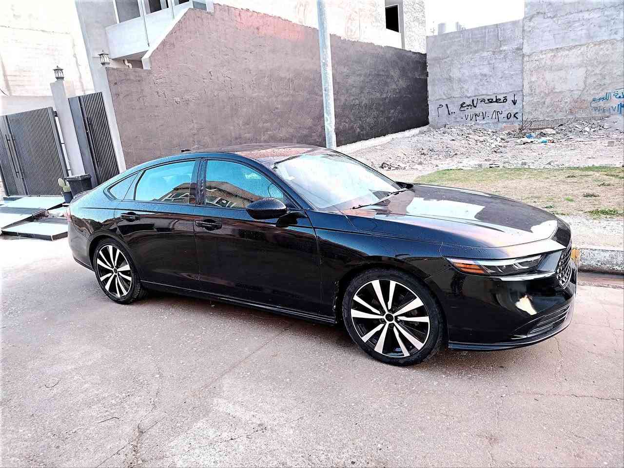 سلام عليكم للبيع هوندا اكورد هايبرد اسبورت موديل ٢٤ رقم كركوك بسمي ضرره 5 قطع ماشيه 51 ميل كشنات كهربائية وفتحه سقف اشاره لكزز لايت لد ابيض والعالي عدسه الايت بي ضوه من تدور يمين اويسار السعر ب ١٦٠ وبيهه مجال ***********
