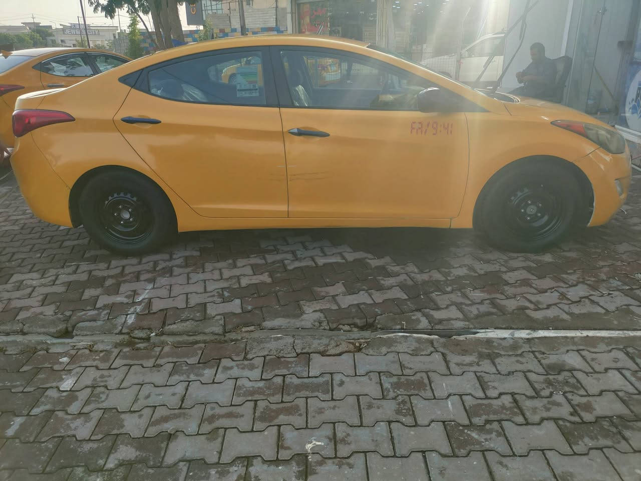 السلام عليكم ورحمه الله وبركاته
النترا تكسي وارد امريكي ضررها البونيد شطح خفيف يعني بدون دواخل حتى البدنه بلادية رقم بغداد انجليزي موديل 2013 نص فول باسمي تحويل ثاني يوم مكاني كركوك بيها بطاقه بانزين السعر 106
الرقم ***********
