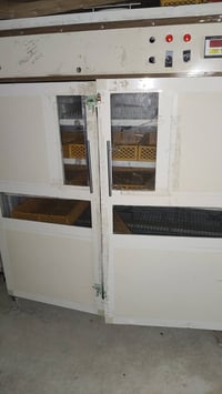 مفقس عدد 2 مجرب 💯 💯  الكبيرة سعة 1200 بيضة الصغيرة سعة 750 بيضة  الاتص...