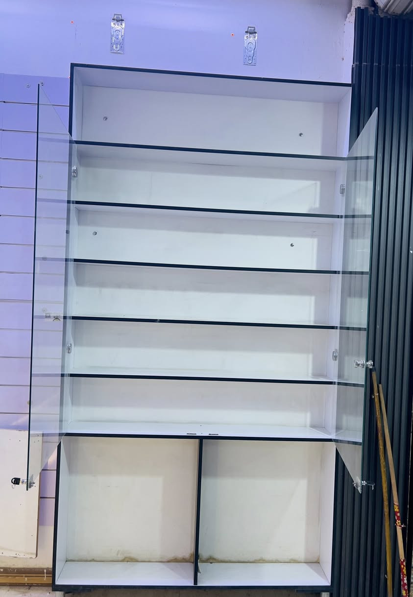 سلام عليكم
معرض موبايلات للبيع 
لوحات رفوف 
واتساب - ***********
