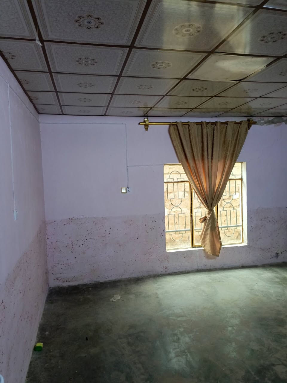 السلام عليكم ورحمة الله وبركاته 
#للبيع بيت في حي السكك 
مساحه 400 متر
طابو صرف 
استقبال و مطبخ و هول و غرفتين نوم و مجمع صحيات و مخزن خارجي
للاستفسار مراسلة الصفحه 
الاتصال *********** / ***********
