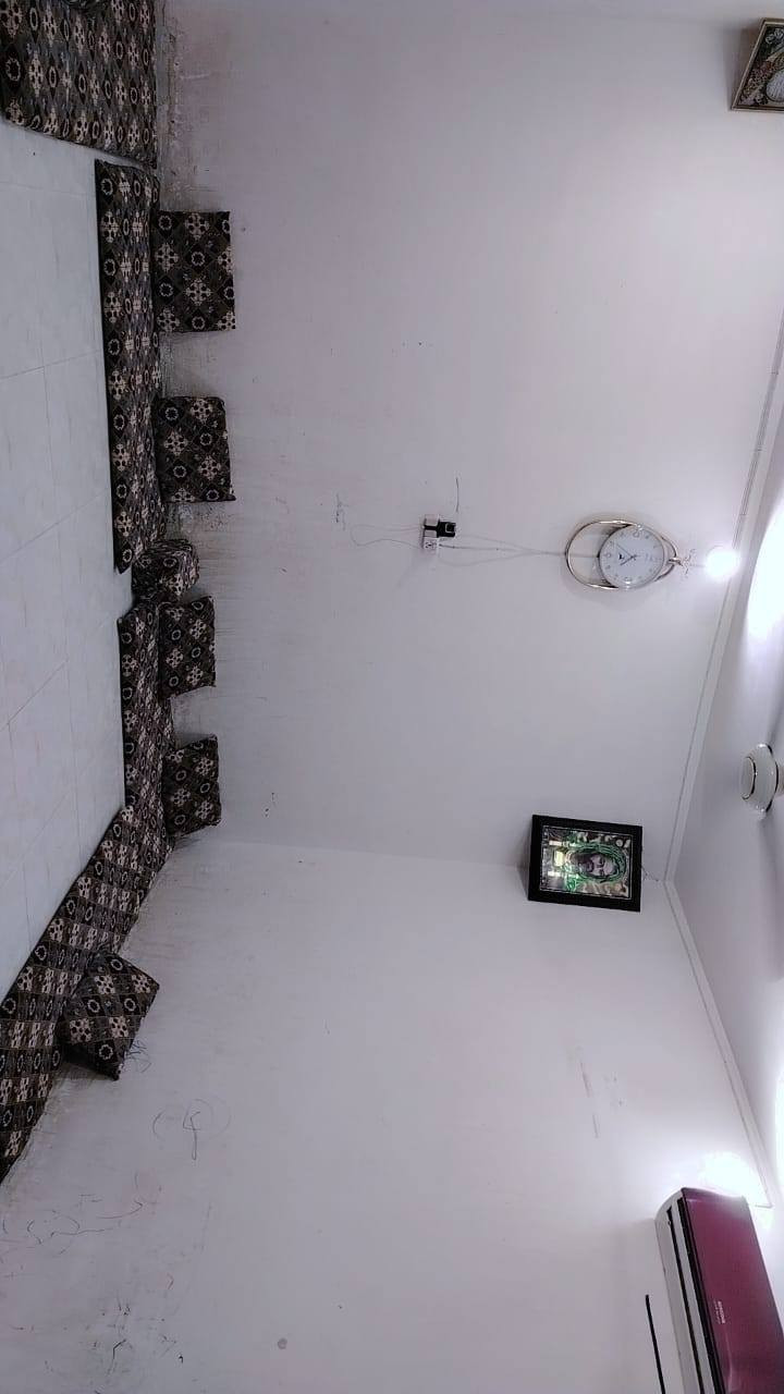 دار للبيع سند 25 مقاطعة ابو الفضل ع
البوجاسم قرب السيطرة القديمه
مساحة 150م
غرفتين نوم وصاله كبيره ومطبخ سيراميك وارضيه بورسلاين وبراني وطارمه كراج سيارة وحمام داخلي وصحيات خارجيه منور خلف البيت سطحين اشتايكر السقف والاساس كونكريت مسلح حديقه داخل المنزل وكراج داخل وخارج المنزل للاتصال ***********
السعر 45
