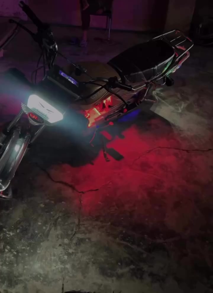 سلام عليكم تايكر للبيع مديل ٢٤ شكل ٢٥ 
كفاله عامه أي نقص ما بي المحرك سبانه ما ممدوده عليه 
الصلنصه مو مالتها لأصلية ضامها علمود الصوت  تريد كاتم تريد جعره مكاني ديالى بعقوبة الرحمه وصوره ظالمتها بل حقيقة احلى 
سعر 675الف بي مجال بسيط حك الجيه 
*********** للاستفسار تصال وتساب
