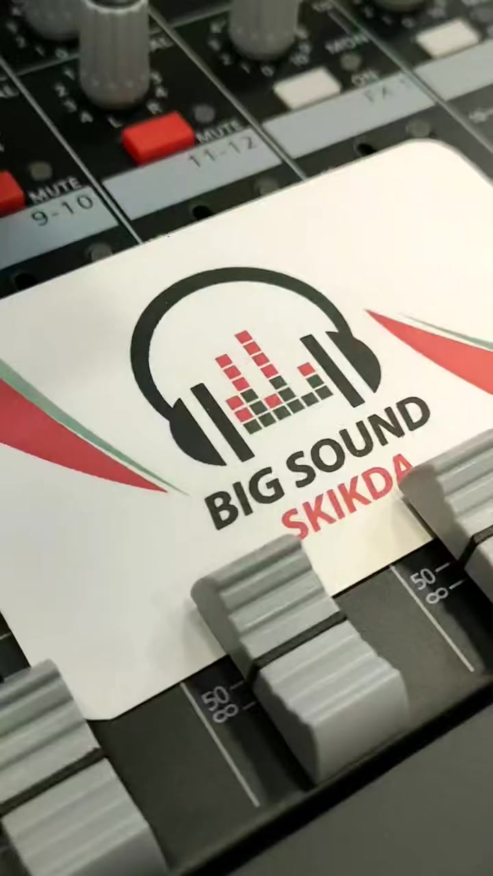 WIRELESS MICROPHONE POUR TÉLÉPHONE TYPE C & IPHONE DISPONIBLE CHEZ BIG SOUND SKIKDA 
0772611316
WHATSAPP// 0772611316


**إذا كنت صاحب هذا الإعلان وتريد حذفه لأي سبب، رجاءا أرسل رسالة إلى الدعم الفني**