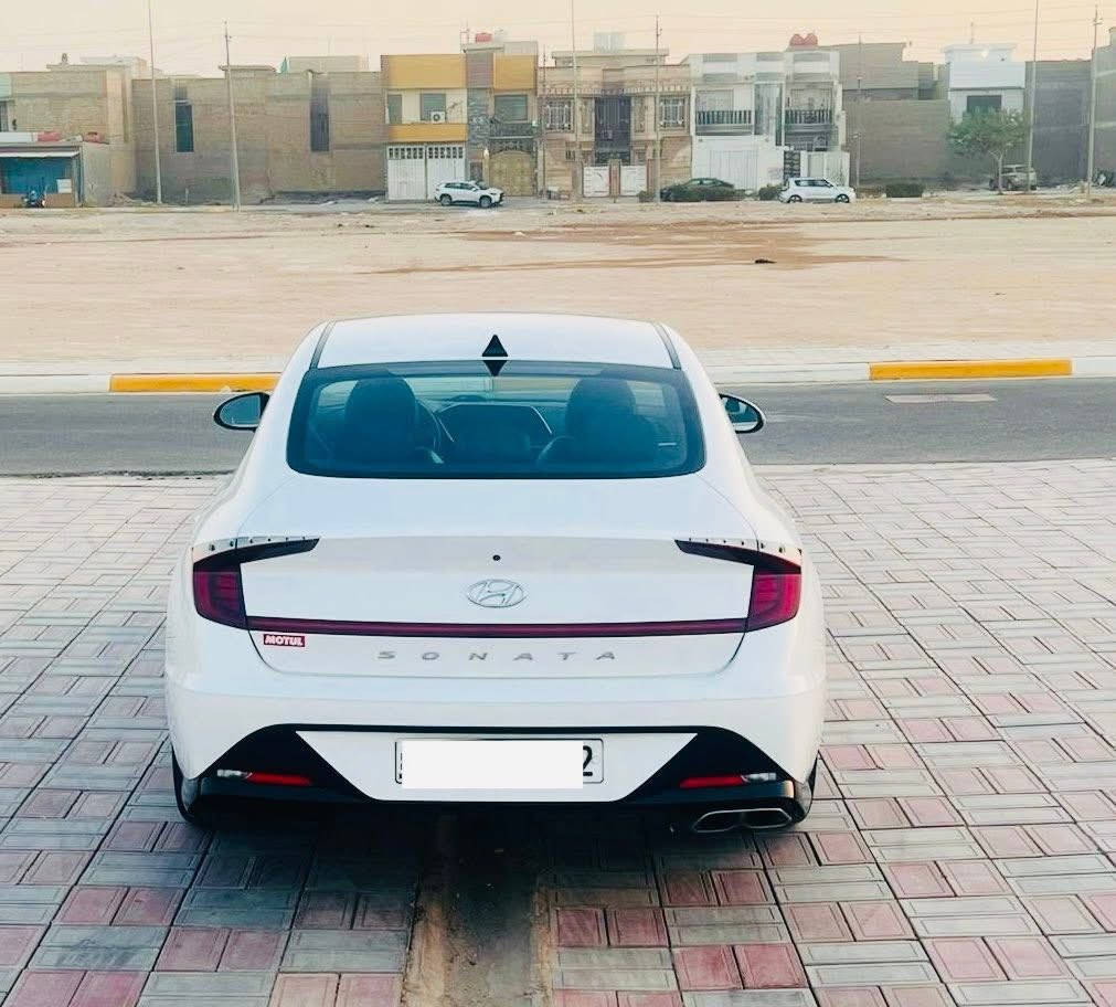 السلام عليكم
سوناتا موديل 2022

اللون ابيض 

رقم اربيل  انكليزي

مواصفات 

شاشه كبيرة 

كامره

لايت اربع عدسات

بصمةابواب 

رادار امامي

رادار خلفي

رادار جانبي

لد امامي خلفي

ويل كب

توقف ذاتي 

قياده ذاتيه 

تشغيل عن بعد

تنبيه خروج عن المسار

تحديد مسار

فول تحكم ستيرن

كشن السائق كهرباء

مقاعد جلد 

تدفئه بالكشنات

ترحيب عند الاقتراب

صندوق ذكي

محرك 2500 

تخم تاير صار اقل الشهر 

ضربة جاملغ امامي وباب   

مكان السياره  كربلاء    

173 وبيه مجال

 غير متواجد ع فيس

***********
