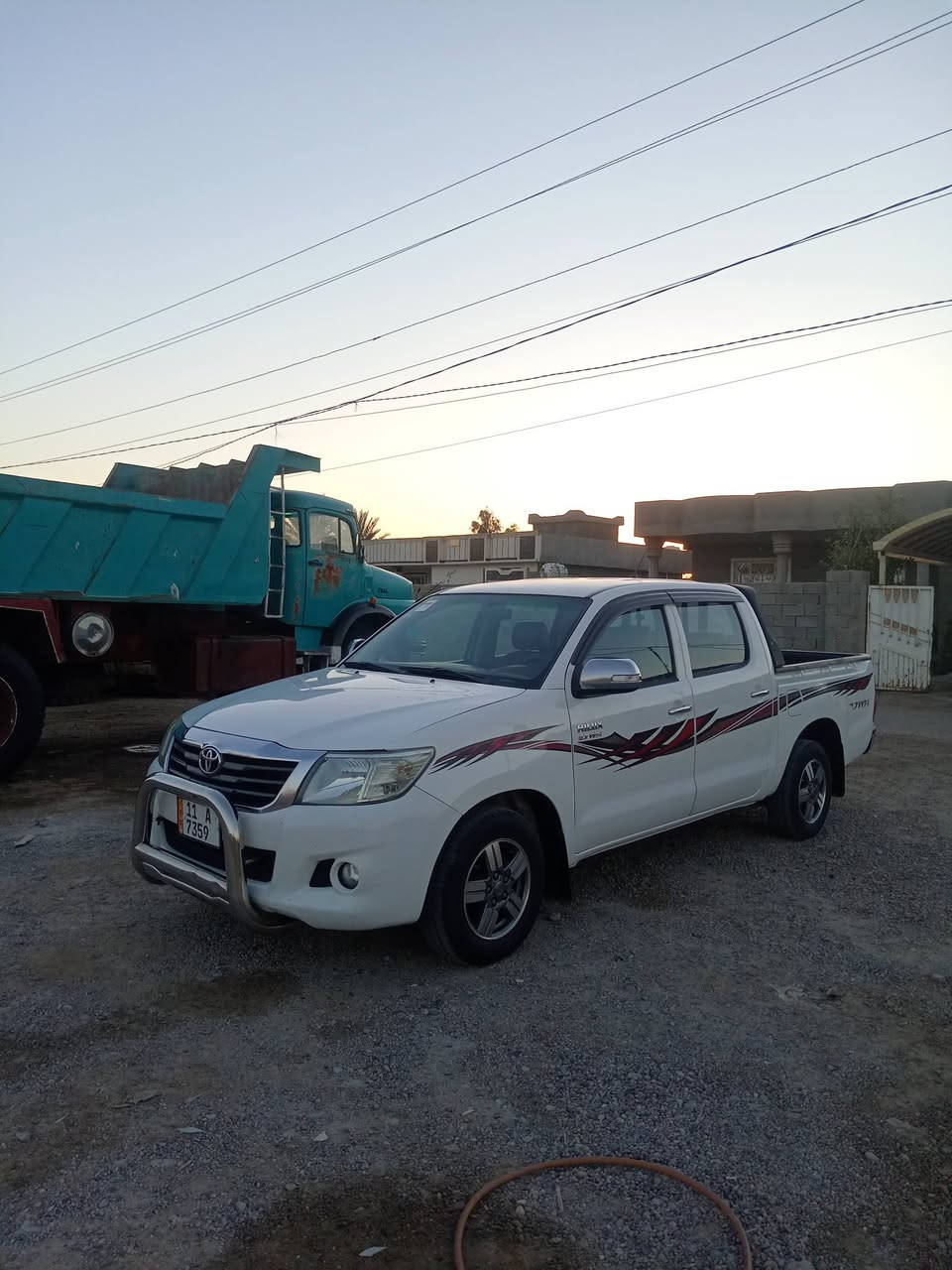 سلام عليكم هايلوكس موديل ١٤رقم بغداد انكليزي شاصي ١٢ اوتوماتيك مكفوله من الصبغ بيها بارد فقط المكان بغداد ابو غريب ***********/***********السعر ٢١٠وبيها مجال
