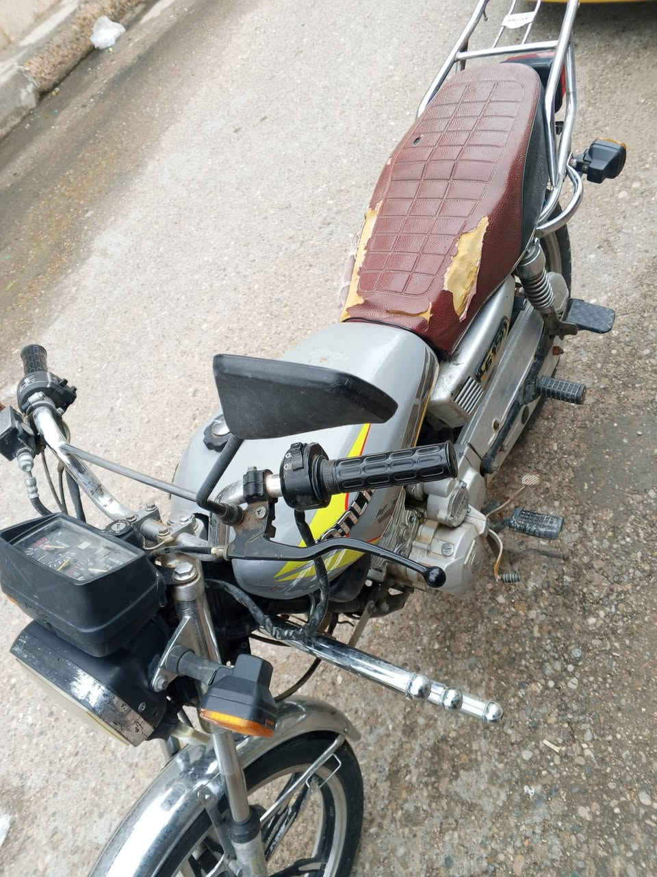 سلام وعليكم من رخصت الأدمن ايراني موديل 20 اوراقه كامله ومكمرك مناقصه شي محرك صوته  ناعم السعر 500 وبي مجال ويرهم مراوس حسب القناعه العنوان الرمادي شارع 60 يم المحطه مال صابرين ***********
