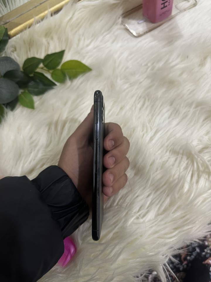 للبيع ايفون 11 برو ماكس ذاكره 64 
بطاريه 70 
الجهاز بلادي ممفتوح كلشي شغال 
السعر 360 

 0789 356 8419‬
