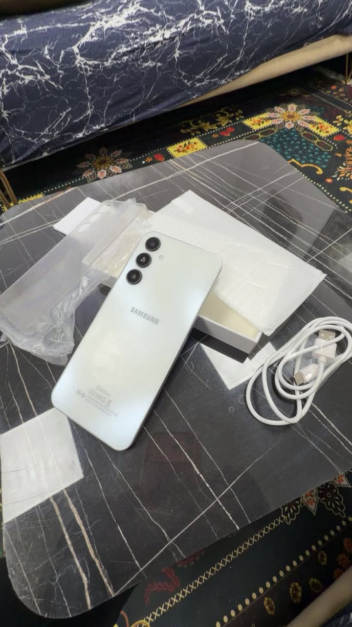 سلام عليكم وباين البيع ***********
موبايل بعده جديد بالتونة 130 نهايته
