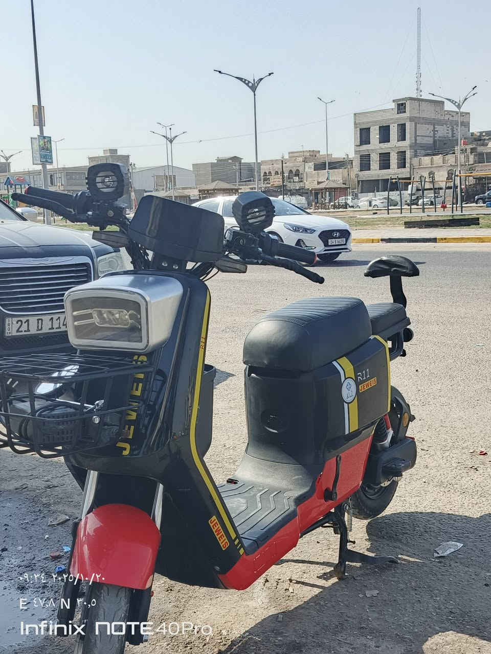 دراجه ار 11 اخت الجديده ملف2000 خمس بطاريات 32 امبير يجي اوياها شاحنه او الكفات والامرايات  او كلشي سعر 500 او بيه مجال للاستفسار اكثر رقم واتساب 7827953554
