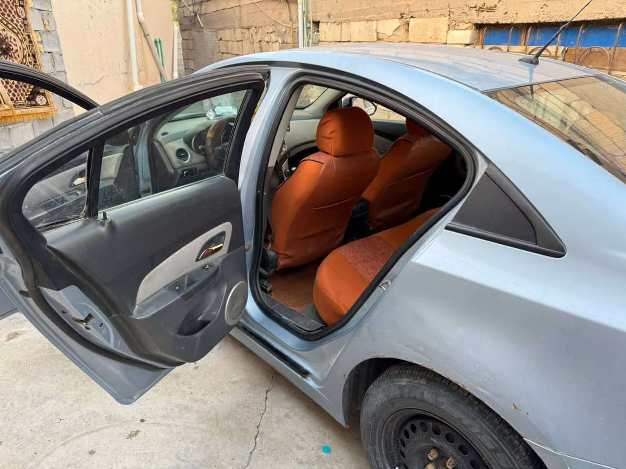 سلام عليكم شوفر كروز رقم بصره موديل 10راعيه متوفي بيهء وكاله عامه وبيهء قاصر واحد سعر 50مكان سياره ناصريه قضاء جبايش تلفون ***********
