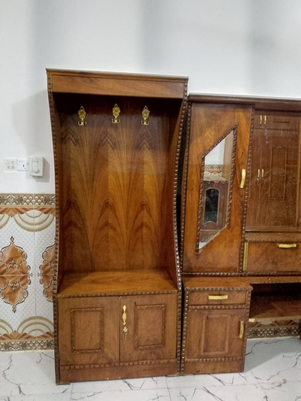 غرفة للبيع صاج ٦ملحق خشبهه حطاطة كاملة نضيفه مابيهه اي نقص مكان بغداد ابوغريب الشهداء لسعر 450بيهه تصل على الرقم ***********بي واتساب
