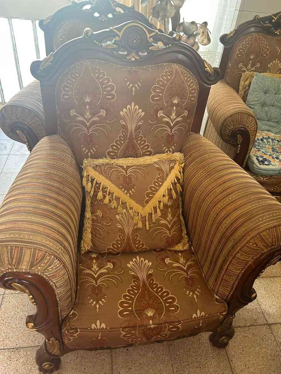 اربع كراسي  قنفة واثنين قنفة كبيرة تلث نفرات السعر ٥٠٠٠٠٠


**إذا كنت صاحب هذا الإعلان وتريد حذفه لأي سبب، رجاءا أرسل رسالة إلى الدعم الفني**