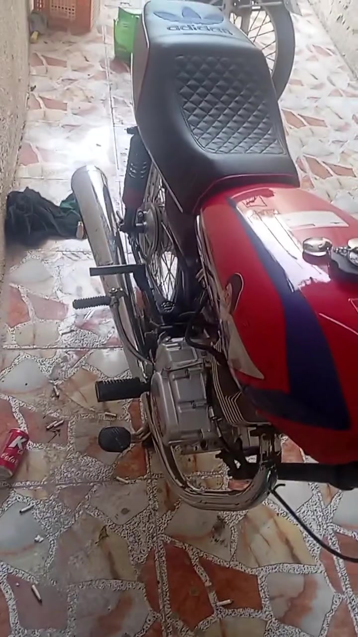 للبيع دراجه رابيدو صارله شهر ونص من تعمرت غراض اصلي مشي فول السعر 600 و بيه مجال *********** رقمي بي بس وتساب
