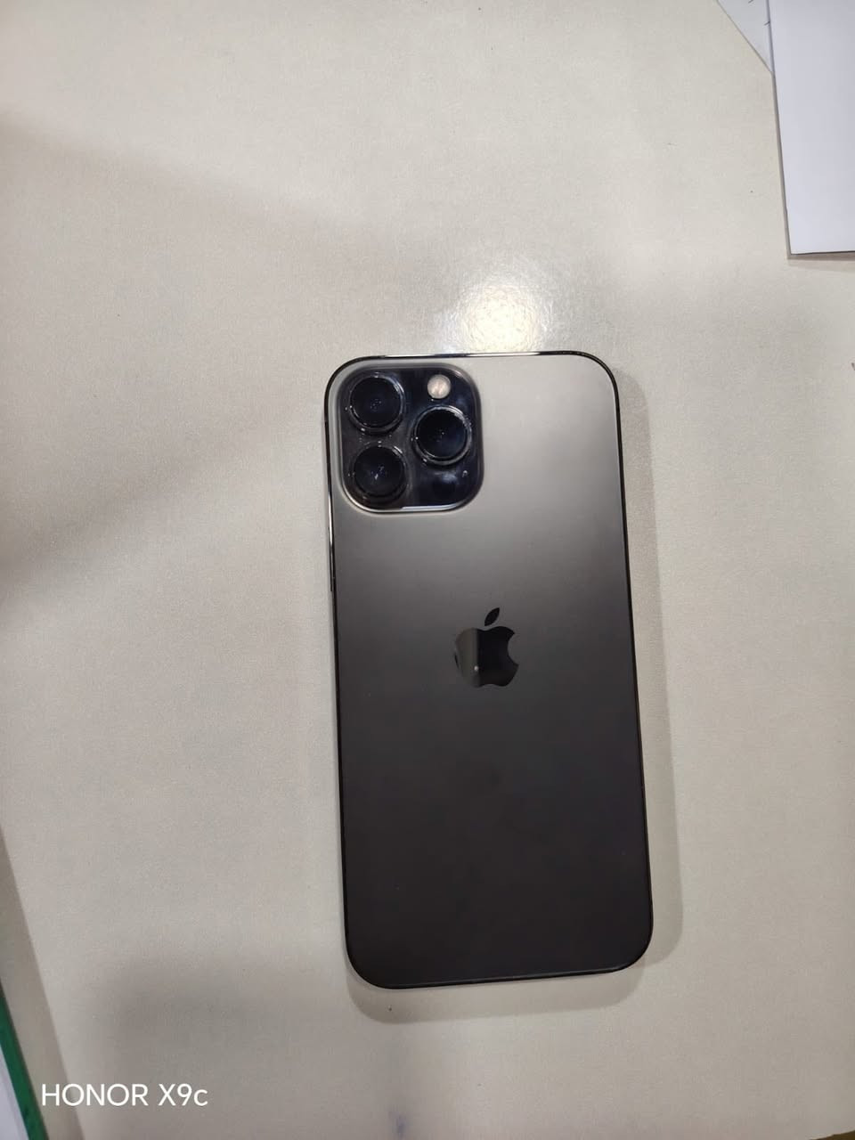 ايفون 13 برو ماكس ذاكره 1 تيرا بطاريه 90 كلشي ممبدل بي عل فحص الشراي يتفضل خاص وبي خير ويدلل او الانتصال عل رقم ***********
