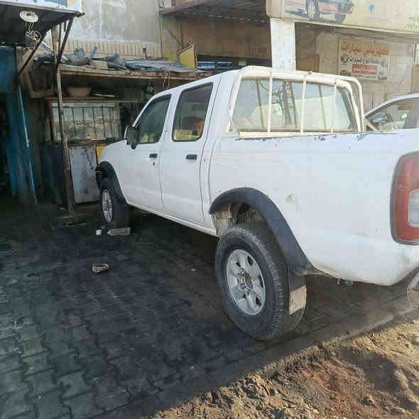 بيك أب نيسان فور ويل ادوات موديل 2004 مكينه وكير جدد السعر 30 وبيه مجال ***********
