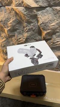 رونن dji RS4 مستخدمة اقل الشهر حالة حال الجديد مع جنطة خاصه بيها عنوان...