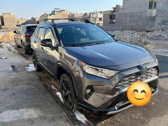 راف فور xse 2021
ماشيه ١٢٤ تقريبا
بدون ايرباك
الضرر دعامية امامي فقط مبدل واضح بالصور وبيها رش كلير من امريكا بين الباب الخلفي والجاملغ جهة السايق 
وكم شخطه تتكحل
السيارة تو كلر لونين رصاصي غامق والقمارة اسود والجاملغات اسود لامع
بانوراما
تخم تاير جديد
كير جديد
لد نهاري
مقاعد جلد رياضي 
تدفئة مقاعد + ستيرن
حساسات 360 امامي خلفي
نقطة عمياء
رادار امامي
كرسي السايق كهرباء
قيادة ذاتية
تنبيه خروج عن المسار
ليد نهاري
لايت ليد
ويل كب سبورت
سستم صوت 11 سماعة JBL
مودات قيادة 5
شاحن وايرليس
محرك 2.5 فور ويل
اوامر صوتية
شاشة دشبول ديجيتال
شاشة وسائط كبيرة
ابل كار بلي واندرويد اوتو
المرايه كاميرا 
صندوق كهرباء 
انارة تفاعلية
ماسحات اوتو
اشارة بالمري
ويل كب 18
جام اوتو
مانع انزلاق
اوتو هولد
اوتو ستوب امامي خلفي
مانع تصادم
بصمة تشغيل
بصمة ابواب دخول ذكي
تشغيل عن بعد
سايد بريك بصمة
انارة داخلية زرقاء بلادي
دبلات ازرق رياضي
دبل كزوز
كاميرا خلفية دوارة
حساس اطارات
تبريد قطعتين امامي خلفي ومناخي

السيارة كامله من اي نقوصات 
صدر امامي خلفي تبريد ...الخ
مسويلها عزل ارضي

السيارة اقتصادية كلش و نشطه حيل
التفويله محسن تمشيك ٧٣٠ كم

مستعجل على البيع بدون مراوس

يحتاجلها شويه تكحيلات  

٢٢٠
***********
