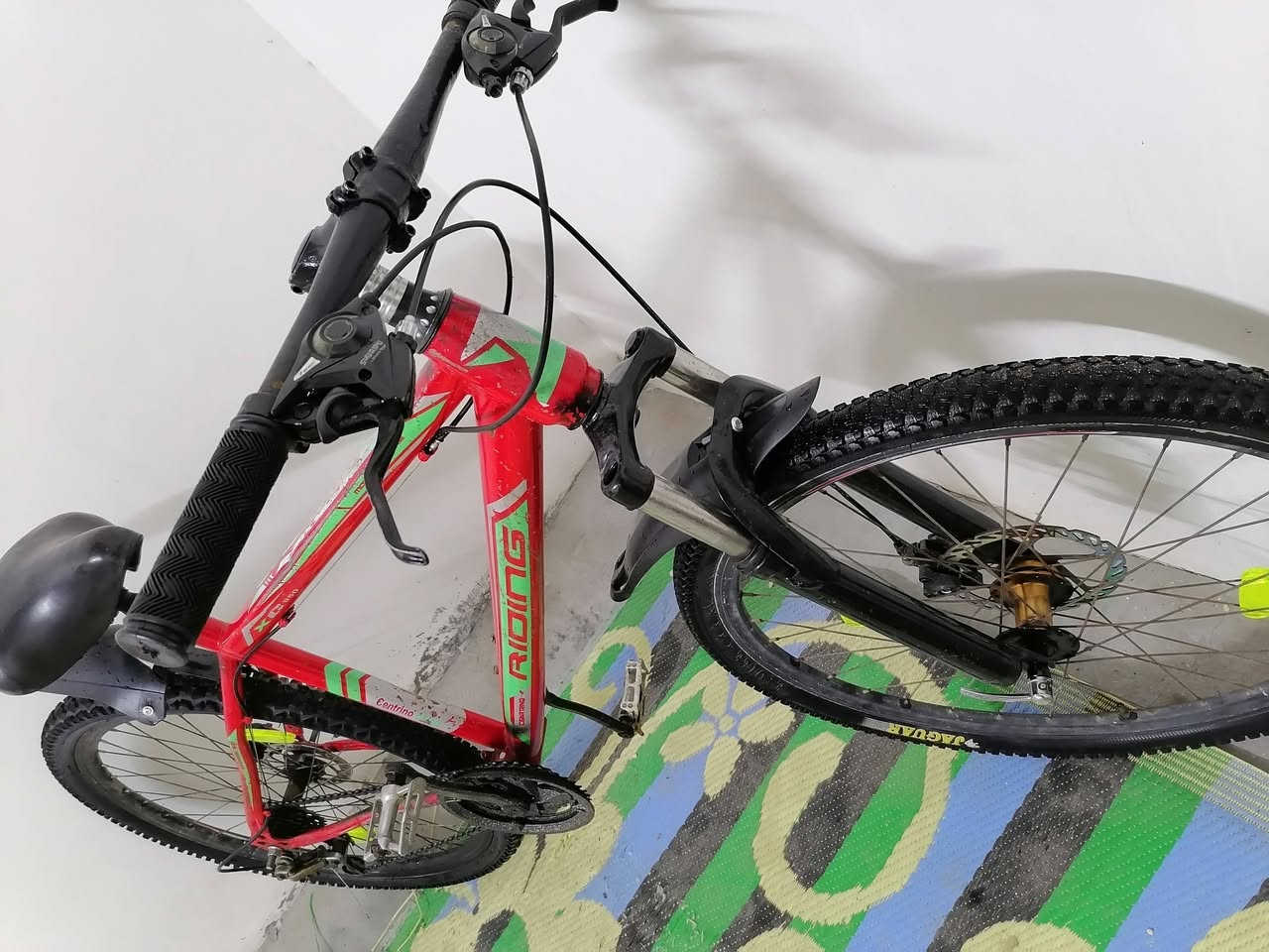 السلام عليكم باسكل للبيع حجم ٢٦ بريكات كير ٦ نمر كله شغال سعر ٦٥ مكاني الاثورين الدوره ***********
