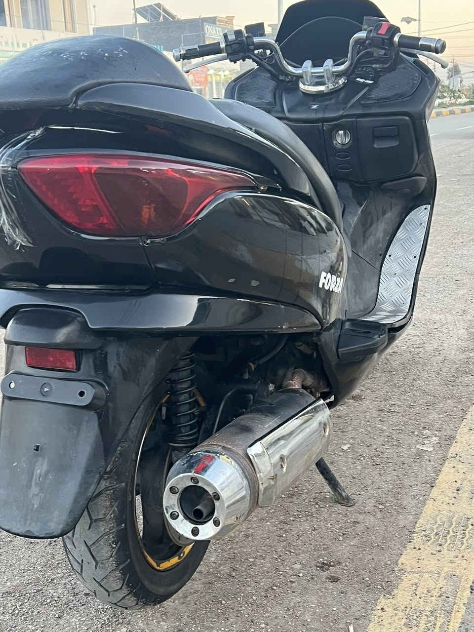 السلام عليكم 
دراجه فورزه 0.9دراجه خير من الله كهربايات محرك كفرات نضافتهن شوف عينك مبيهن شخط دراجه نقص ستان صفح فقط
دشبول كيجات كله شغال  عداد حماوه بانزين شغال
حماوه نص ثابته  السعر 650وبيها مجال للطيبين مكاني ديالى تقاطع القدس ***********
