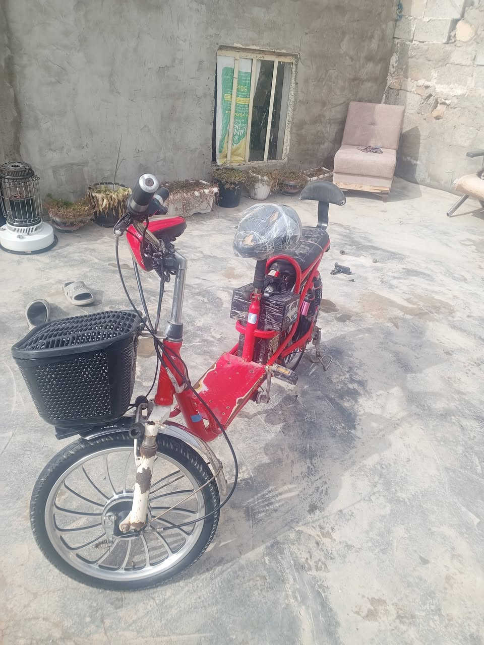 السلام عليكم  بايسكل شحن للبيع يحتاجلة بطاريات السعر 75 وبي مجال الرقم  ***********
