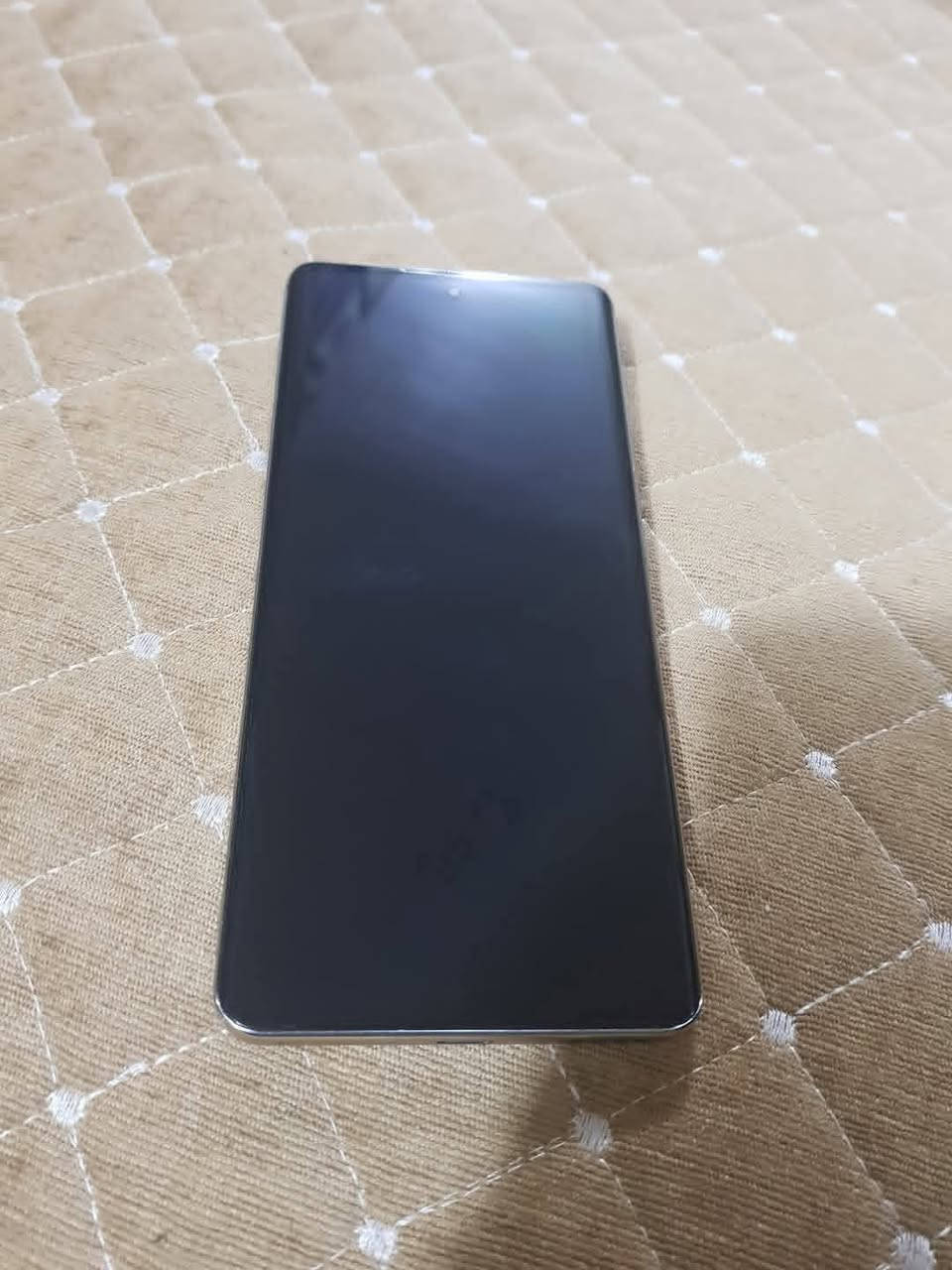 ريلمي 12برو جي5 

ذاكره 512
عشوائيه 12+12

معالج سناب دراكون 7sجين 2

شاشه امولد 120 هيرتز منحنيه

بطاريه 5000 

الكاميرا: خلفية ثلاثية 50+64+8 م.ب. / امامية 32 م.ب.

للبيع ؛/ الســـعر ،،300

عنوان بغداد دوره مهديه ثانيه
رقم ***********
ماعندي توصيل 
جهاز فقط بدون ملحقات
