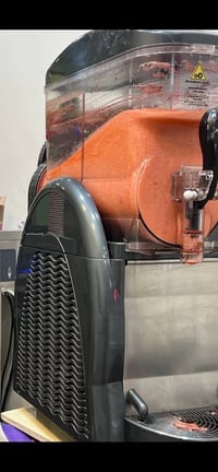 للبيع مكينة ازبري نظيفه جدأ 07813250880