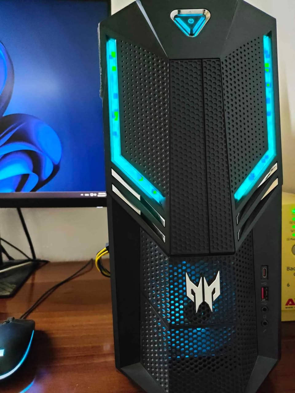 predator po3-600 i5 9th gen
CPU: Intel Core I5 9th gen F
GPU: RX 580 XFX 8GB
RAM: 16GB 2888
PSU: 550W
Storage: 250Gb m.2
motherboard: predator po3-600
كلش نضيف مافي اي عيب 
توصيل موجود للكل عراق
🔒 السليمانية, العراق


**إذا كنت صاحب هذا الإعلان وتريد حذفه لأي سبب، رجاءا أرسل رسالة إلى الدعم الفني**