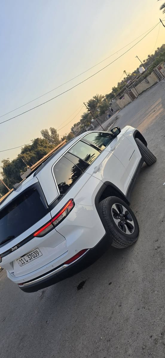 ياالله
السلام عليكم جيب كراند شيروكي فول سياره وكلين 
ثلاث انضمه بانزين هايبرد وشحن من البيت بلك ان

Jeep Grand Cherokee 4Xe 2024
السعر 350 ورقه مجال بسيط 
***********
***********
المسافة المقطوعة : 40 الف ميل  

الضرر : بدون ضرر نهائي كلين فقط عطل ميكانيكي

          حالة الايرباك : كلهن سليمات

#مواصفاتها

1.شاشه 

2.بصمه

3. تشغيل عن بعد

4.دمام خلفي

5.كشنات جلد

6.كشن السايق ميمري

7.كشنات كهرباء

8.صندوك كهرباء

9.حساسات خلفيه

10. قطع تبريد 

11.اشاير بالمري

12.رادار امامي

13.رادارات 360

14.ثلاث وضعيات قياده

15. بنوراما فتحتين

16. كير ماوس

17. نظام منحدرات

18. هيترات بالكشنات 

19.ويل كب كروم

20.لايتات لد

21.بكلايت لد

22.كشافات

23.بصمة ابواب

فول مواصفات 1/1 جاهزه مرقم بغداد بسمي
